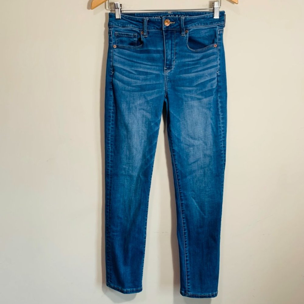 American Eagle Super Stretch Medium Wash Hi Rise Jegging Women's Size 4 Short
